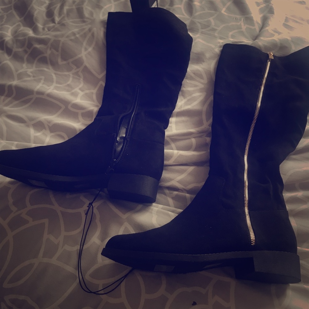 Black Knee High Boots 👢